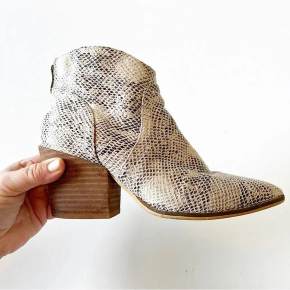 Beast Fashion LA Reptile Print Ankle Boot Women’s Size 5.5 Bootie Western Look - Picture 2 of 11